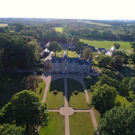 Château de Cadouzan Saint-Dolay Exterior foto