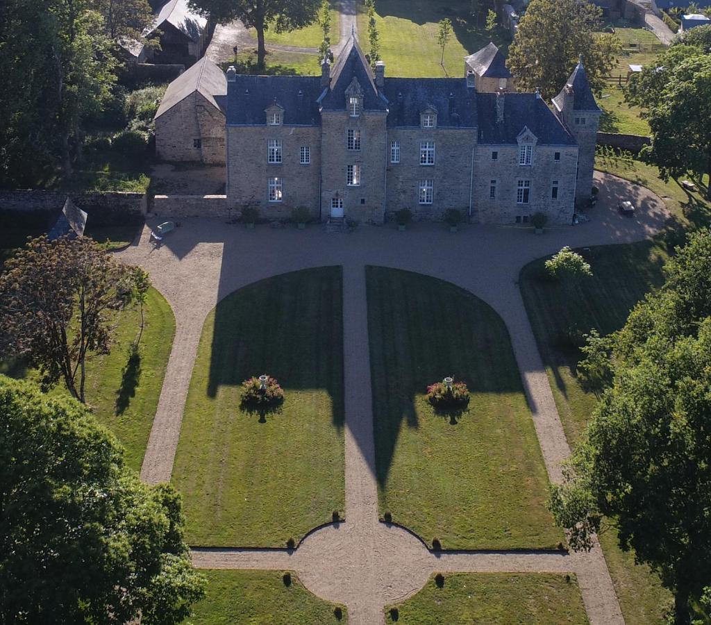 Château de Cadouzan Saint-Dolay Exterior foto